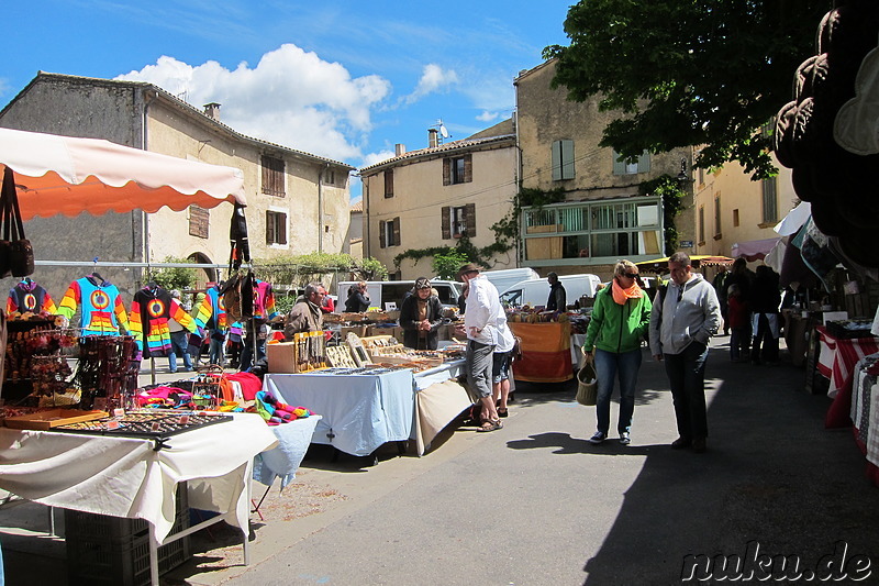 Markt in Bonnieux im Naturpark Luberon, Frankreich