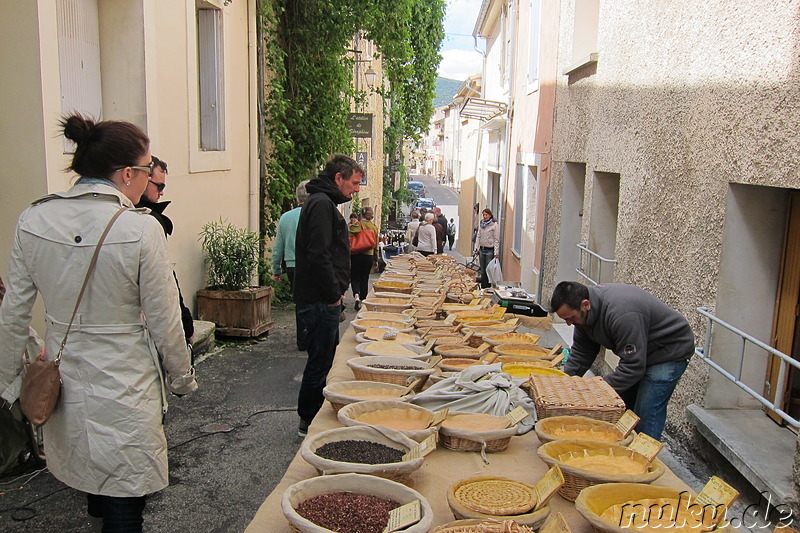 Markt in Bonnieux im Naturpark Luberon, Frankreich