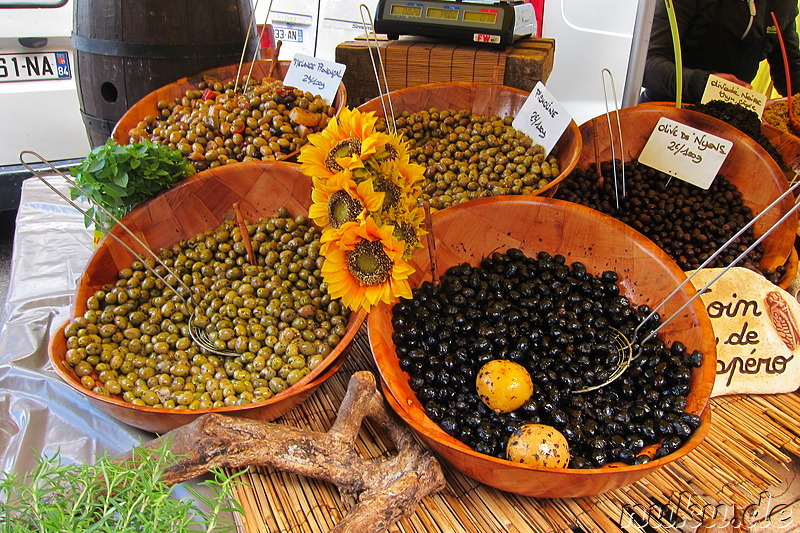 Markt in Bonnieux im Naturpark Luberon, Frankreich