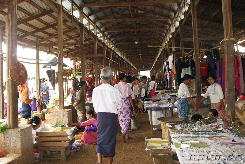 Markt in Inthein am Inle Lake in Burma