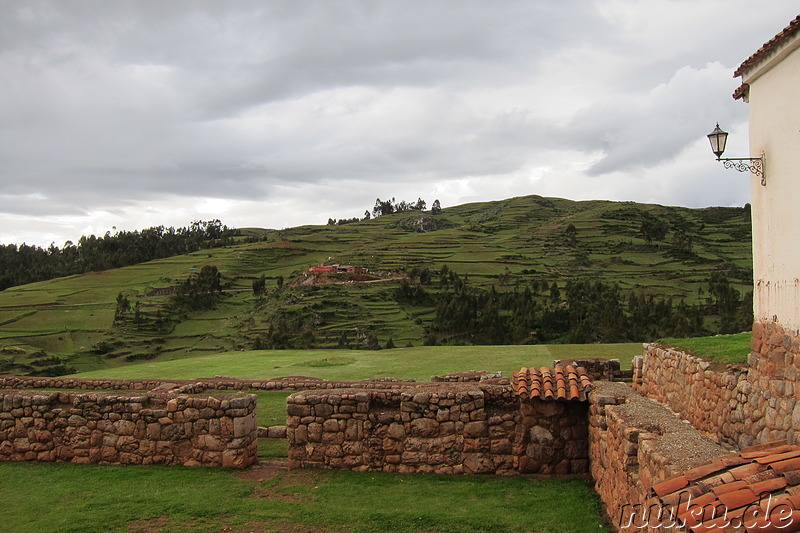 Markt und Kirche in Chinchero, Urubamba Valley, Peru