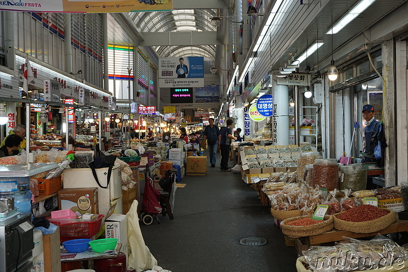 Markthalle in der Euljiro (을지로) im Zentrum von Seoul, Korea