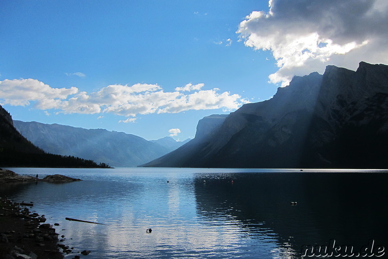 Minnewanka Lake - See im Banff National Park in Alberta, Kanada