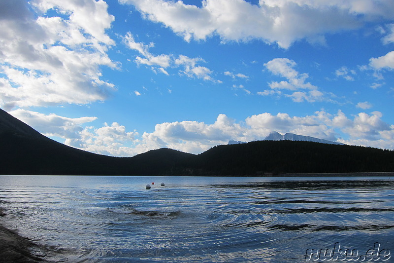 Minnewanka Lake - See im Banff National Park in Alberta, Kanada