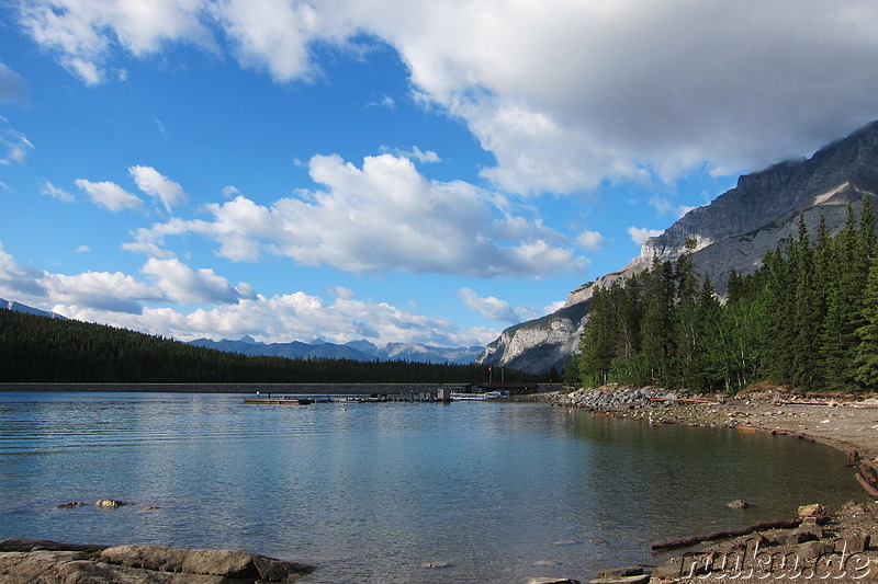 Minnewanka Lake - See im Banff National Park in Alberta, Kanada