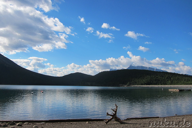 Minnewanka Lake - See im Banff National Park in Alberta, Kanada