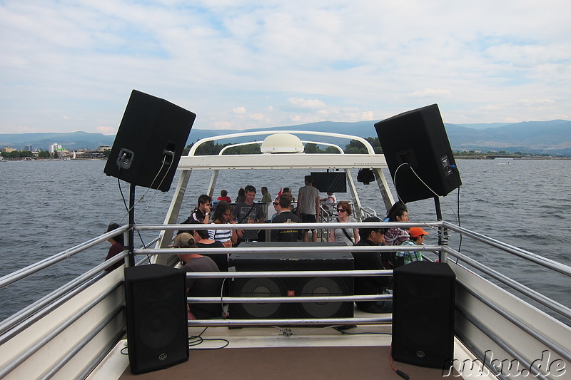 Mit dem Party-Hausboot auf dem Okanagan Lake in Kelowna, Kanada