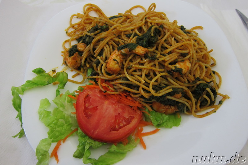 Mittagessen in einer kleinen Cafeteria in Evora, Portugal