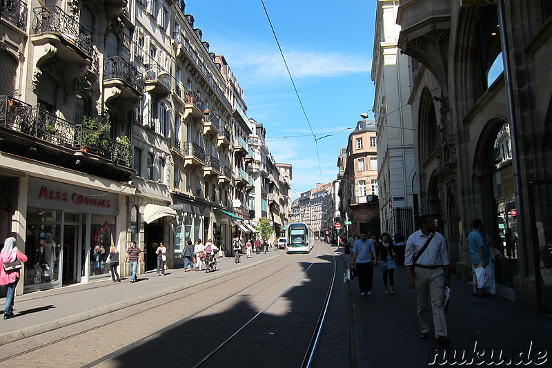 Moderne Strassenbahn in Strasbourg, Frankreich