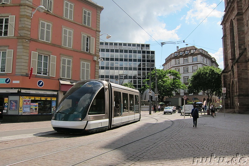 Moderne Strassenbahn in Strasbourg, Frankreich