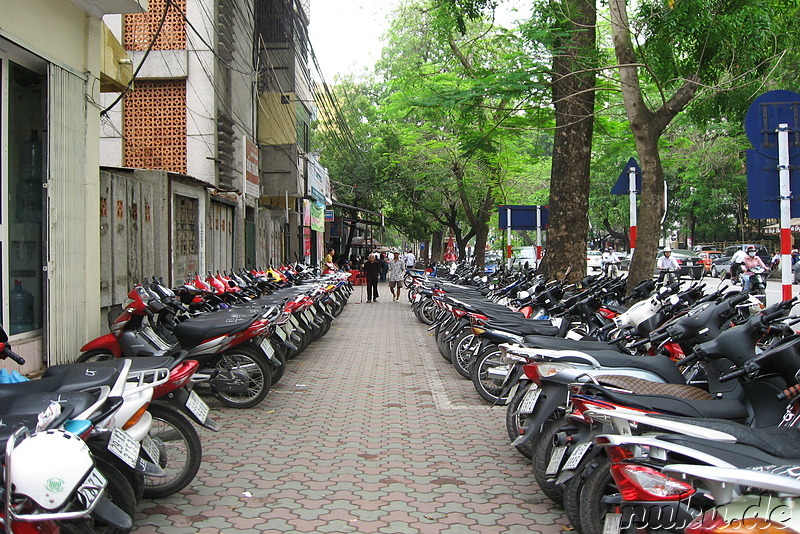 Motorräder und Roller in Hanoi, Vietnam