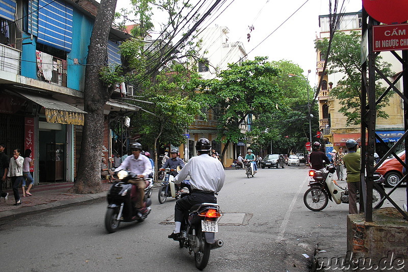 Motorräder und Roller in Hanoi, Vietnam