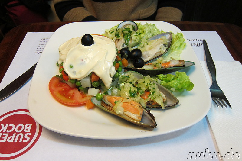 Muscheln im Restaurant Confeitaria in Porto, Portugal