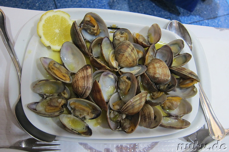 Muscheln mit Koblauchbutter in Lissabon, Portugal