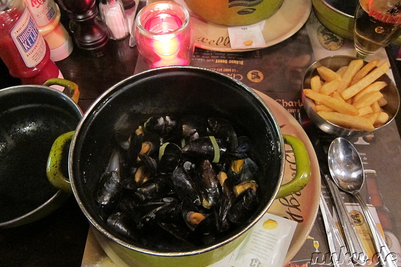 Muscheln mit Pommes in Brüssel, Belgien