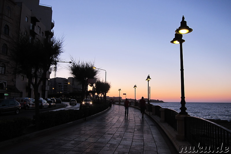 Nachtspaziergang durch Sliema, Malta