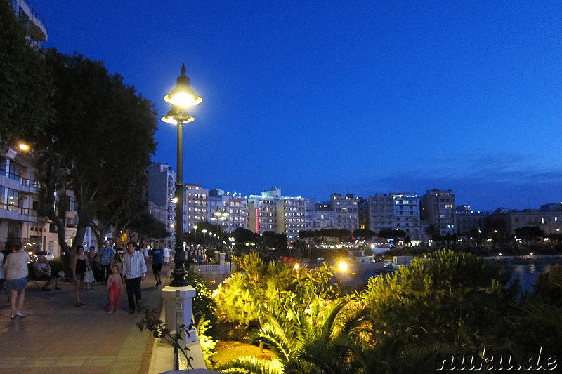 Nachtspaziergang durch Sliema, Malta