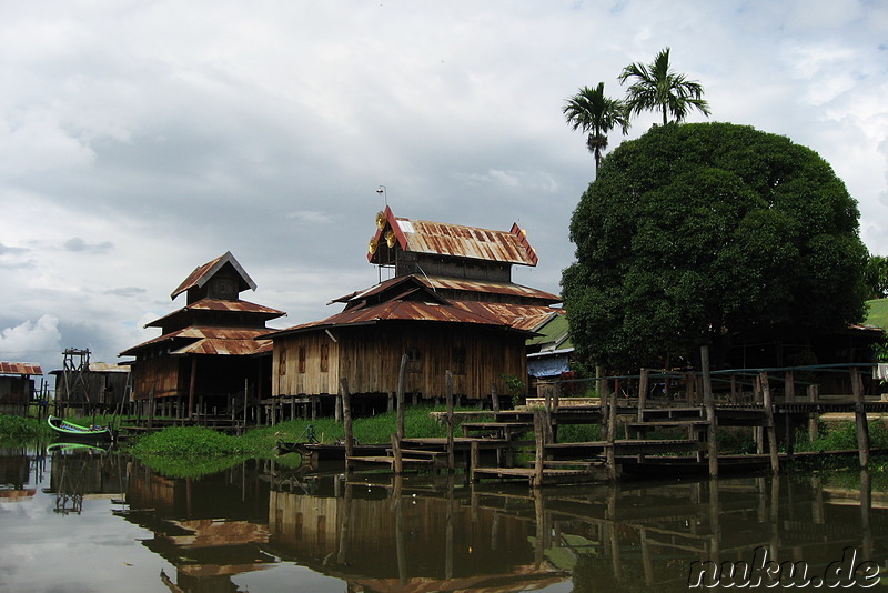 Nga Hpe Kyaung - Jumping Cat Monastery