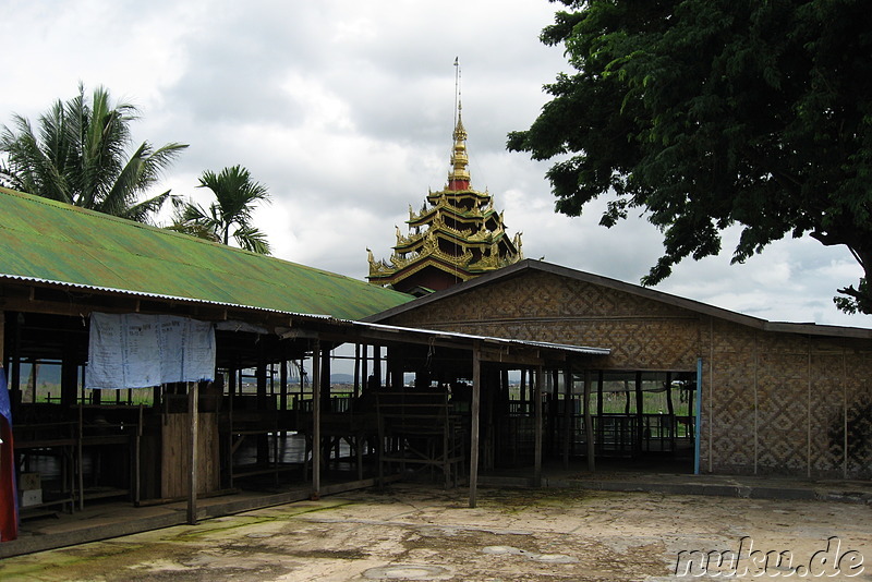 Nga Hpe Kyaung - Jumping Cat Monastery