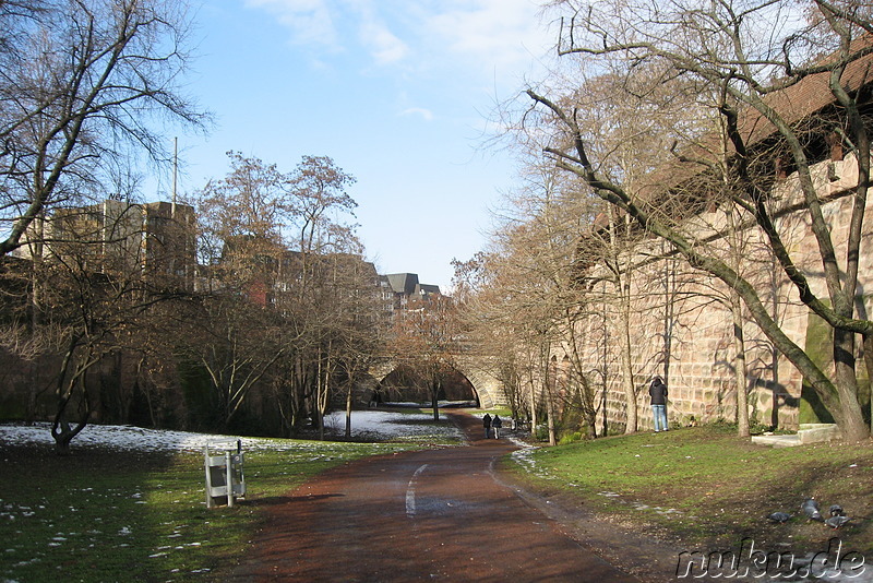 Nürnberger Stadtmauer und Burggraben