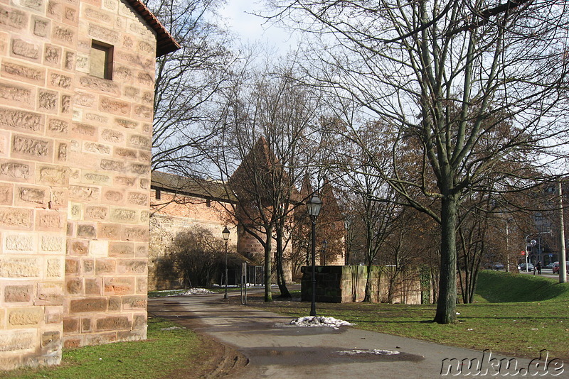 Nürnberger Stadtmauer und Burggraben