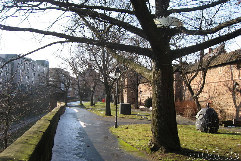 Nürnberger Stadtmauer und Burggraben