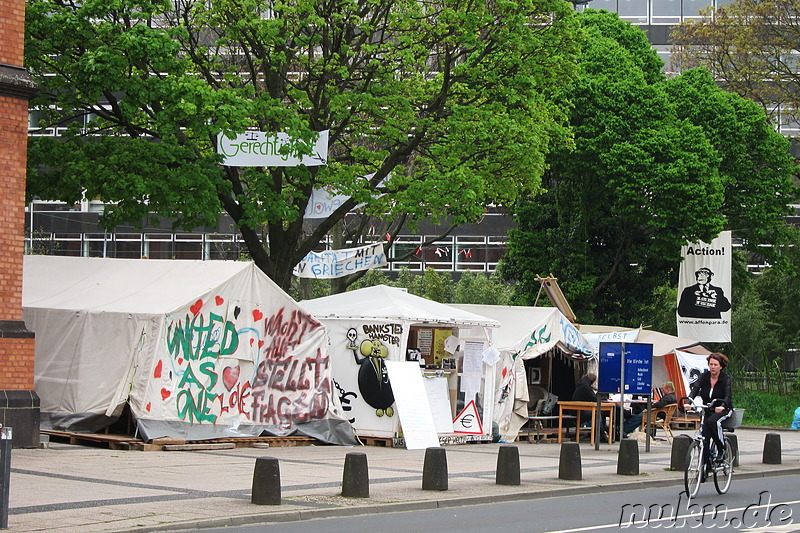 Occupy-Bewegung am Martin-Luther-Platz in Düsseldorf