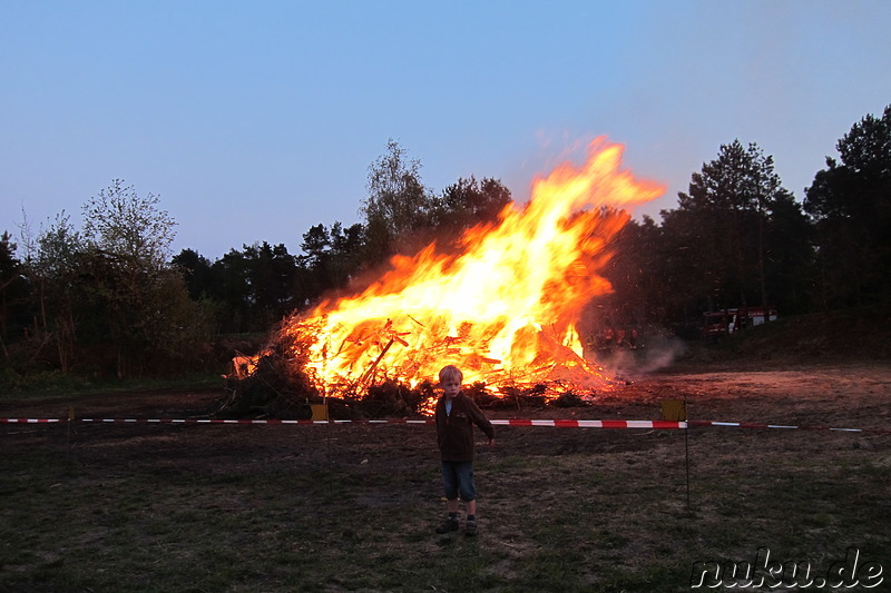 Osterfeuer in Wulfsen