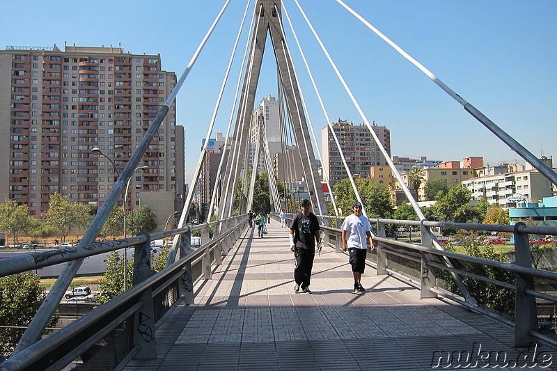 Paseo Huerfanos Fußgängerbrücke in Santiago de Chile