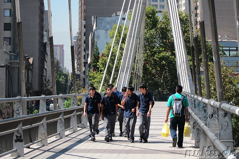 Paseo Huerfanos Fußgängerbrücke in Santiago de Chile