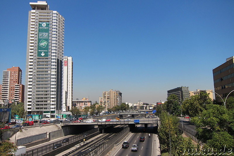 Paseo Huerfanos Fußgängerbrücke in Santiago de Chile