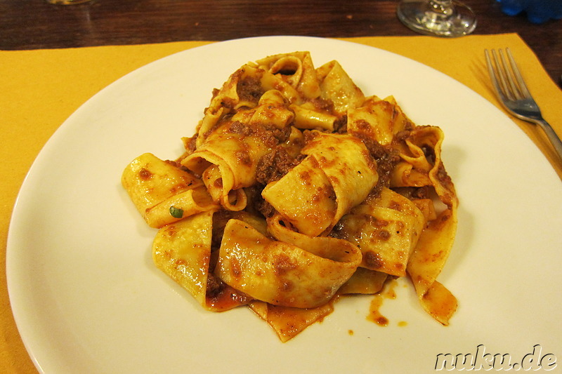 Pasta mit Wildschweinsosse (Cinghiale) im Restaurant Pangie's in Florenz, Italien