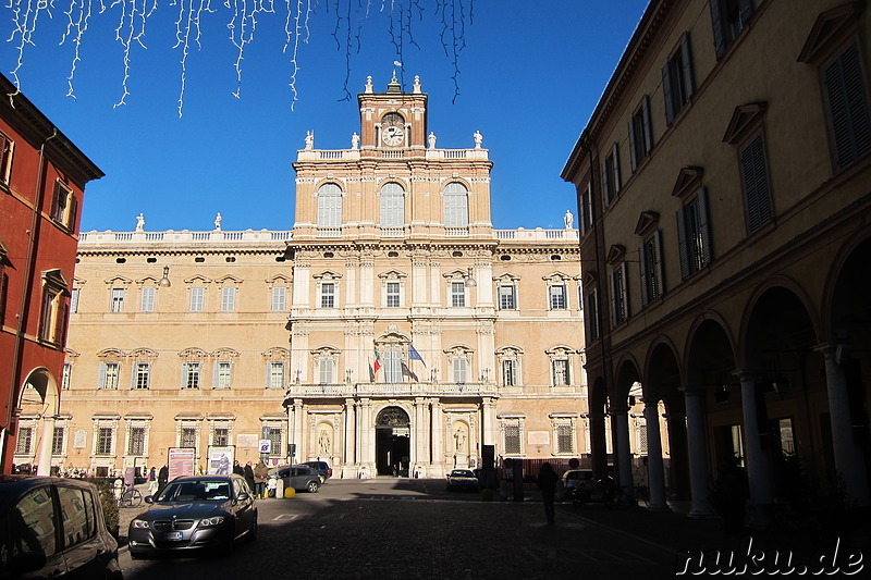 Piazza Roma in Modena, Italien