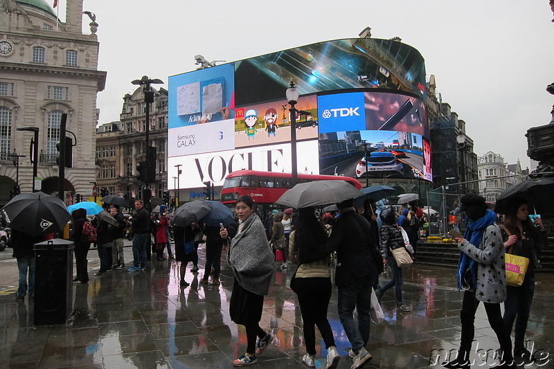 Piccadilly Circus in London, England