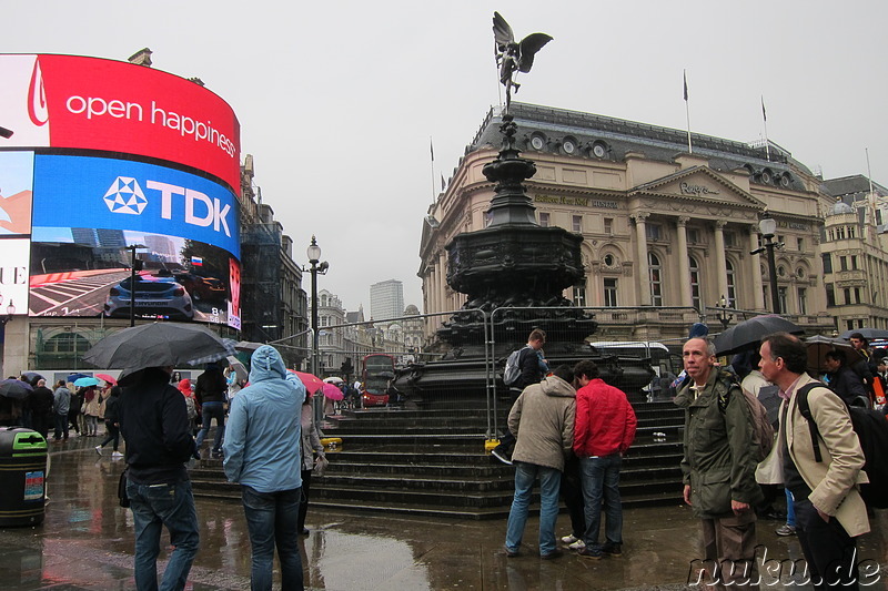 Piccadilly Circus in London, England