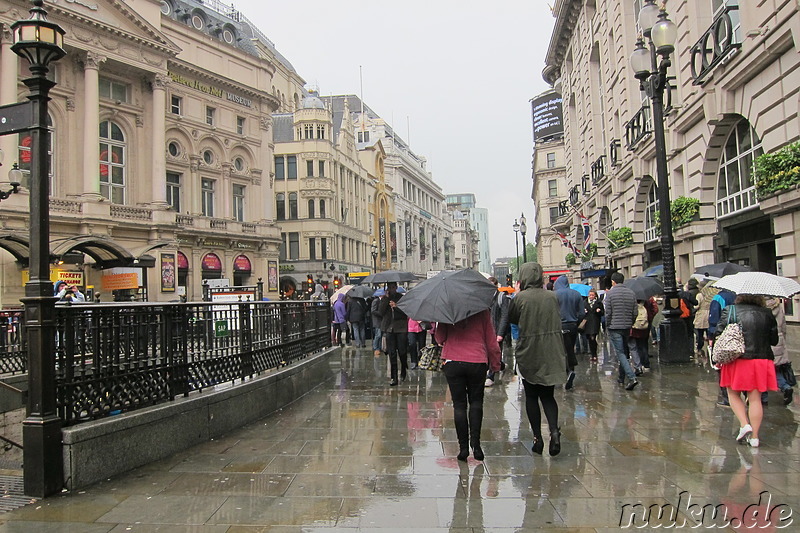 Piccadilly Circus in London, England