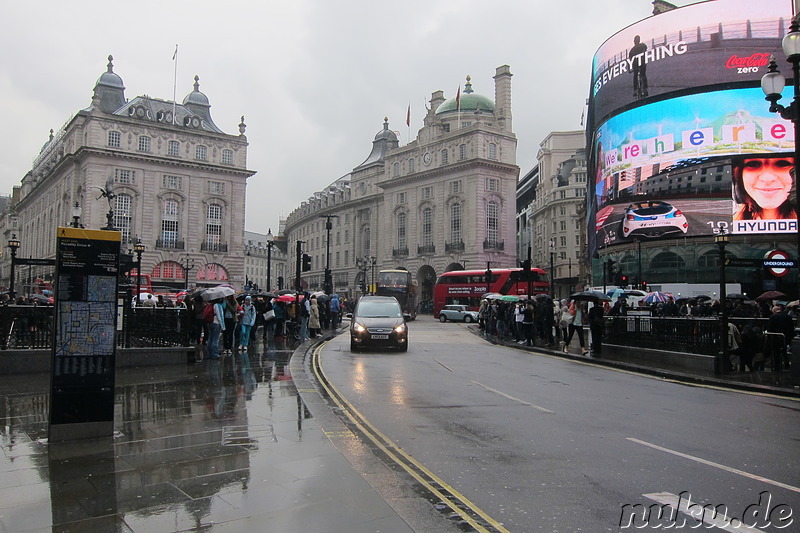 Piccadilly Circus in London, England