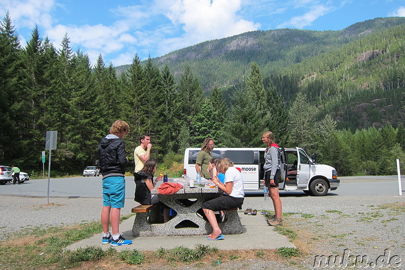 Picknick am Kennedy Lake auf Vancouver Island, Kanada