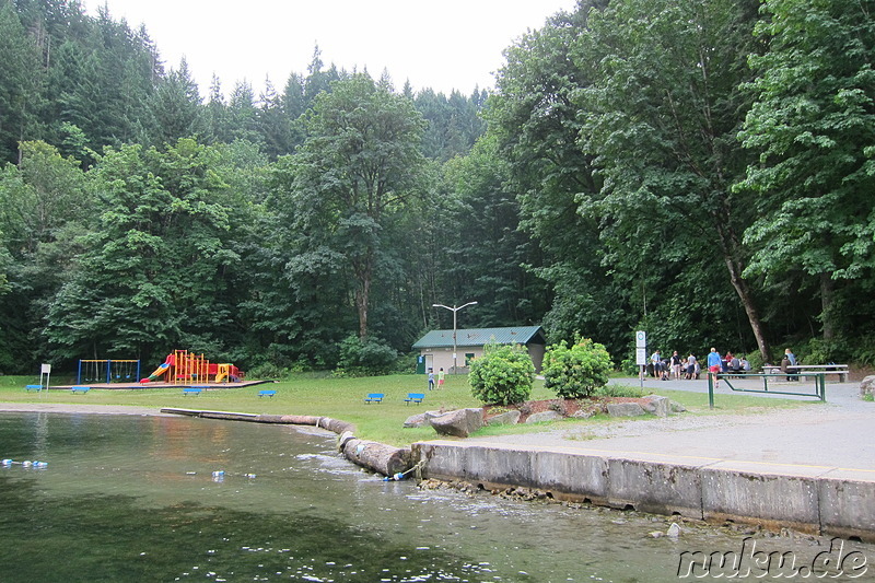 Picknick an einem See in British Columbia, Kanada