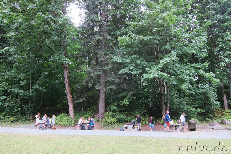 Picknick an einem See in British Columbia, Kanada