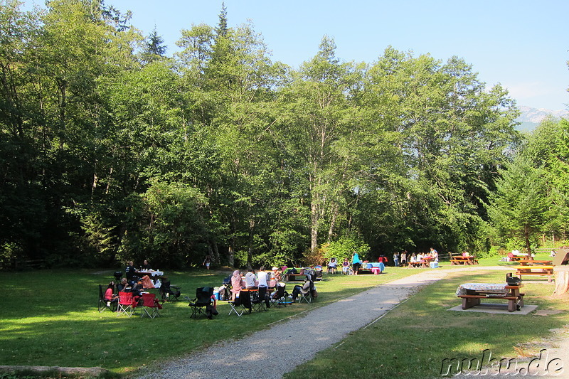 Picknickplatz an den Shannon Falls in British Columbia, Kanada