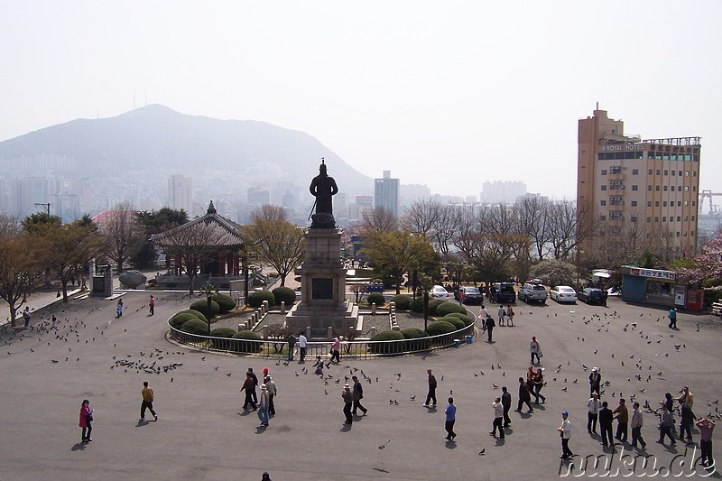 Platz vor dem Busan Tower