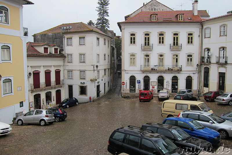 Platz vor der Se Velha Kathedrale in Coimbra, Portugal