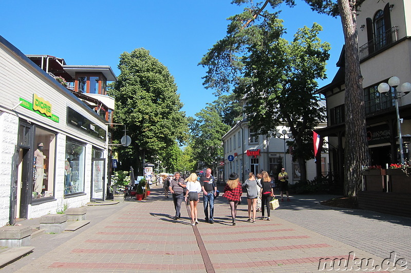 Promenade Jomas iela in Jurmala, Lettland