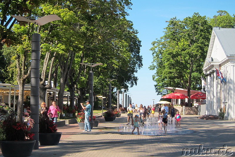 Promenade Jomas iela in Jurmala, Lettland