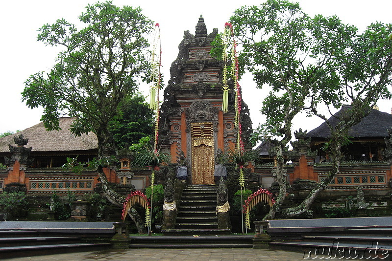 Pura Taman Saraswati Tempel in Ubud, Bali, Indonesien