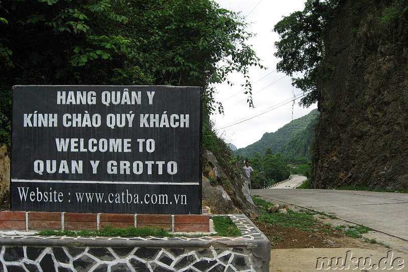 Quan Y Grotto (Hospital Cave) auf Cat Ba Island, Vietnam