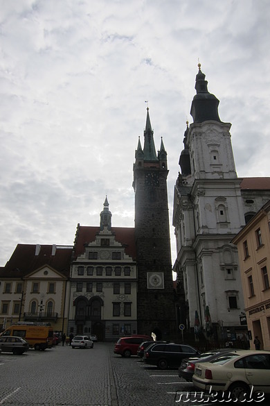 Rathaus und Schwarzer Turm in Klatovy, Tschechien