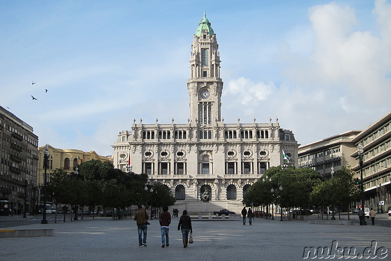 Rathaus von Porto in der Av. dos Aliados