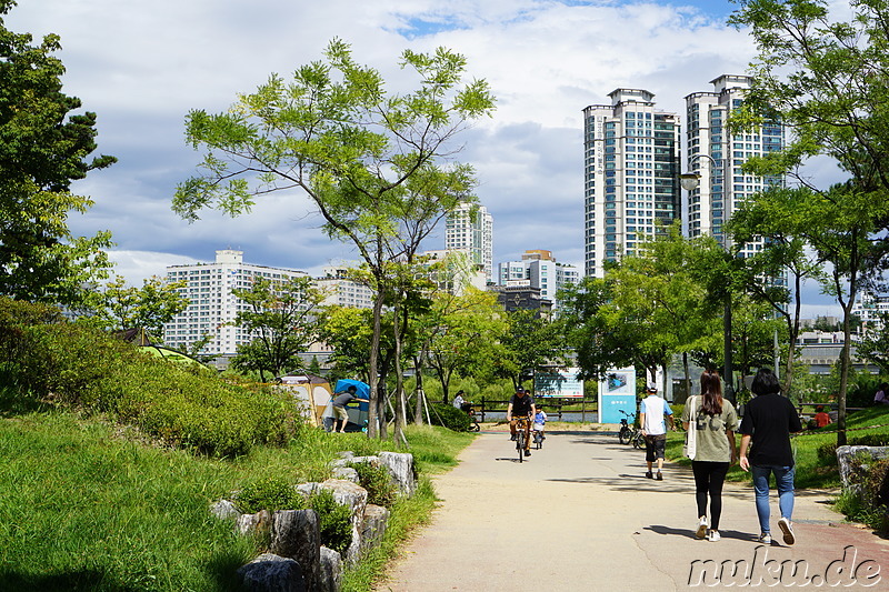 Sangdong Lake Park in Bupyeong, Incheon, Korea